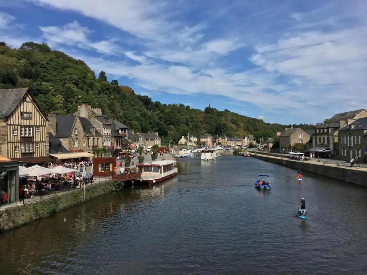 Bri22 -Lanvallay - La Petite Madeleine Villa Dinan